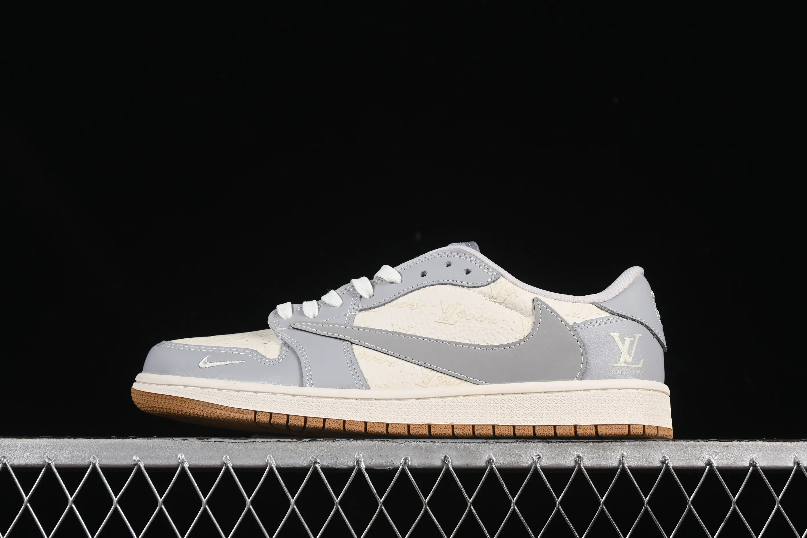 All categories Air Jordan Jordan series basketball shoes Air Jordan 1 Low High-end customized low-top sneakers Travis Scott x Fragment Design x Air Jordan 1 Low OG SP AJ1 LV joint gray and white raw rubber low-top cultural casual sneakers XS2024-057